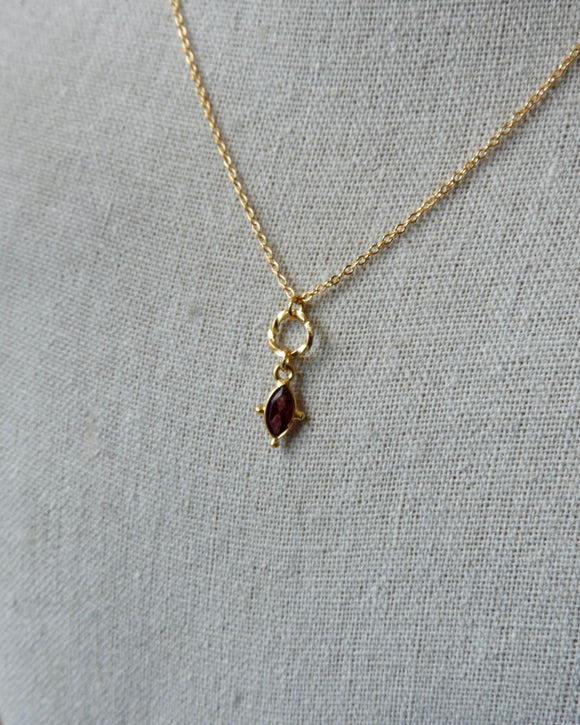 Pendentif pierre rouge